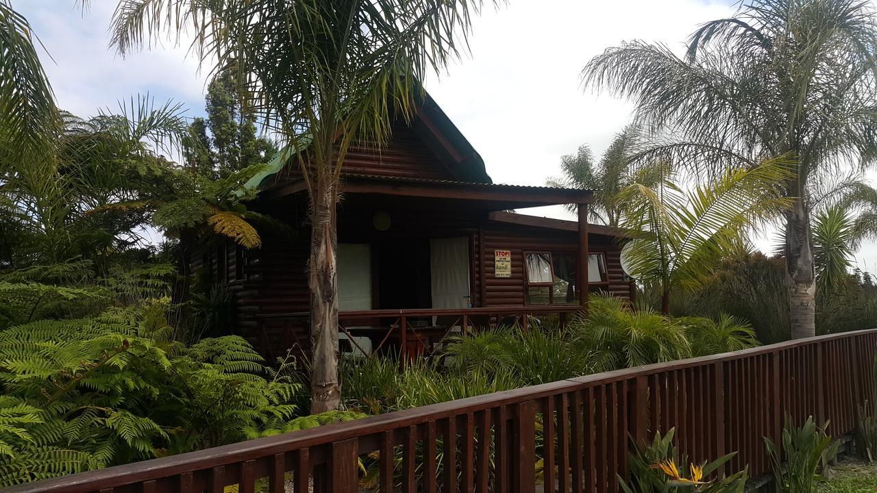 Mountain Breeze Log Cabins Stormsrivier Bagian luar foto
