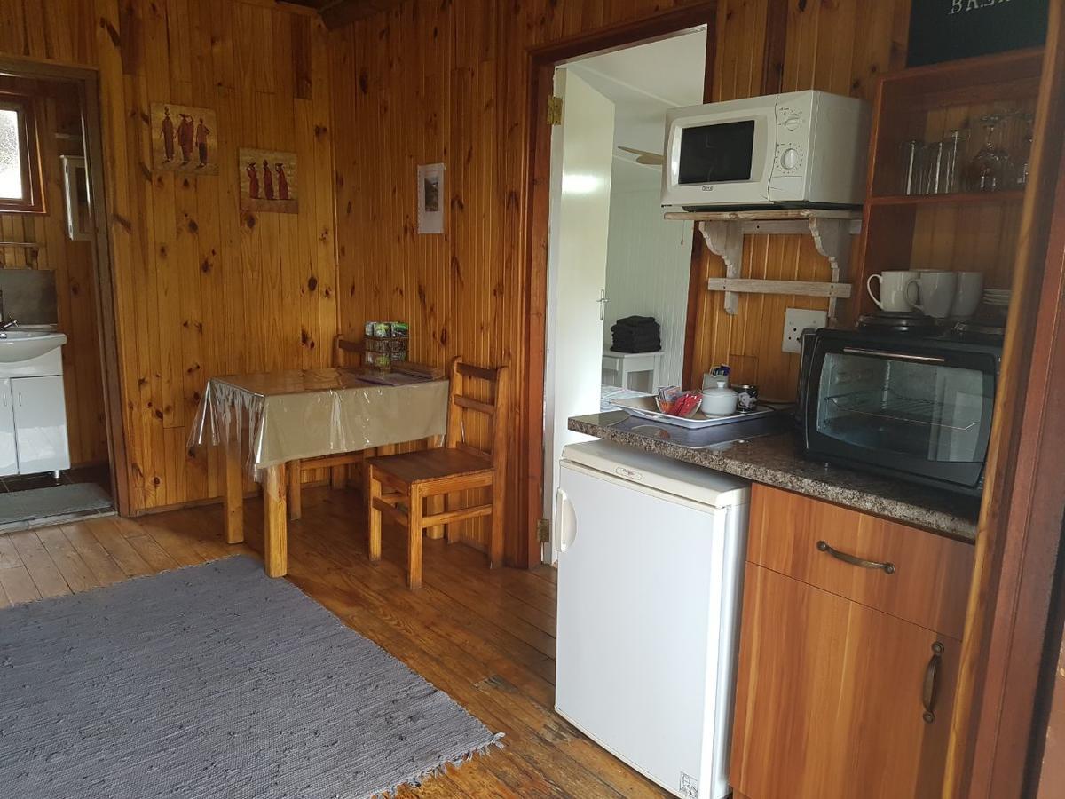 Mountain Breeze Log Cabins Stormsrivier Bagian luar foto