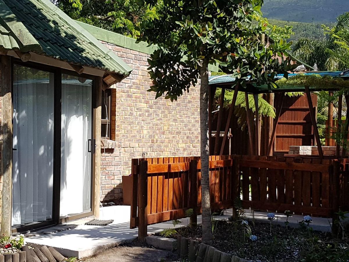 Mountain Breeze Log Cabins Stormsrivier Bagian luar foto