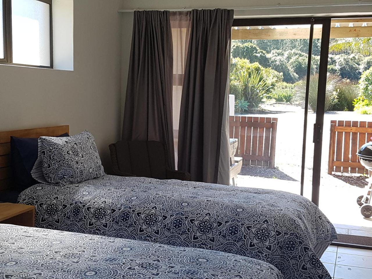 Mountain Breeze Log Cabins Stormsrivier Bagian luar foto