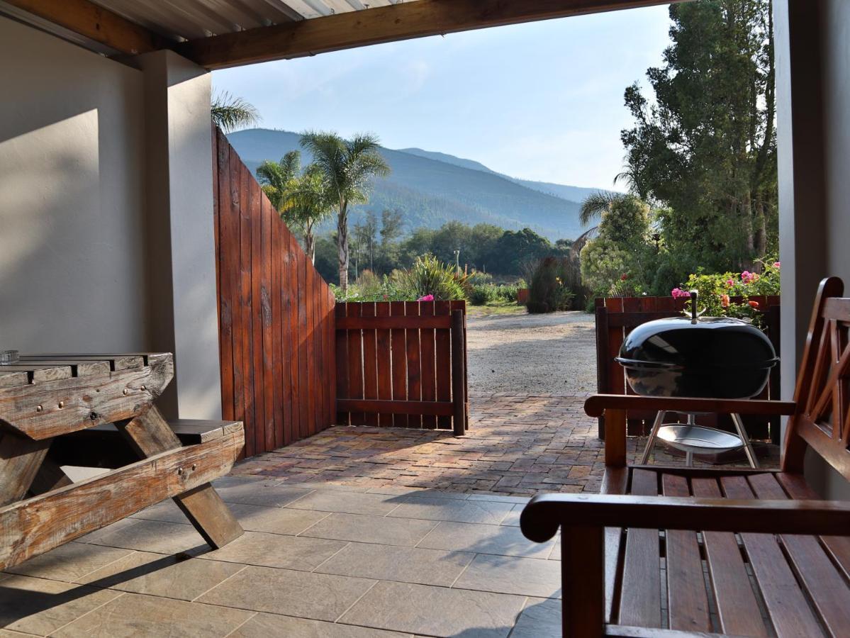 Mountain Breeze Log Cabins Stormsrivier Bagian luar foto