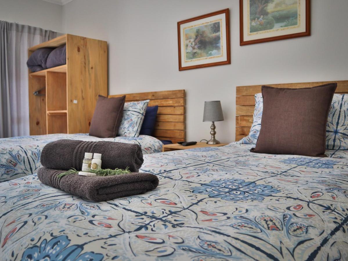 Mountain Breeze Log Cabins Stormsrivier Bagian luar foto